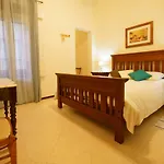 Lantern Bed & Breakfast 3*
