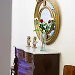 Lantern Bed & Breakfast 3*