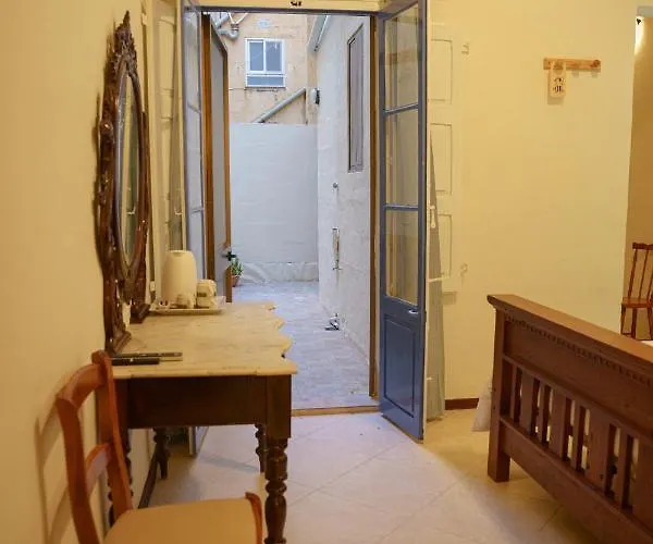 Lantern Bed & Breakfast Marsalforn