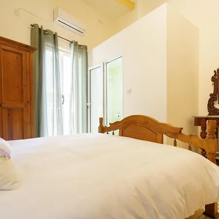 Lantern Bed & Breakfast