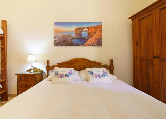 Oda ve Kahvaltı Lantern